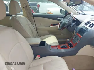 2012 Lexus ES 330 z VIN JTHBK1EG8C2509145, wystawiony jako IAAI lot #42160893 z przebiegiem 125 071 mil mil oraz . Historia ofert i sprzedaży dostępna na DreamBid. Obrazek 5.