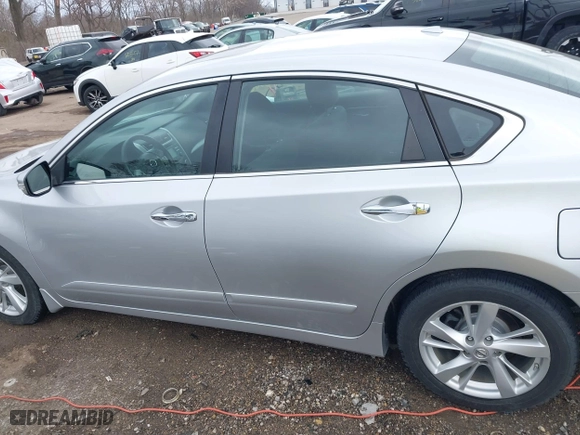 2015 Nissan Altima 2.5 with VIN 1N4AL3AP5FC262974, listed as a IAAI auction lot 41876216 with 96,977 mi miles. Bid and sale history available at carsss.com. Image 14.