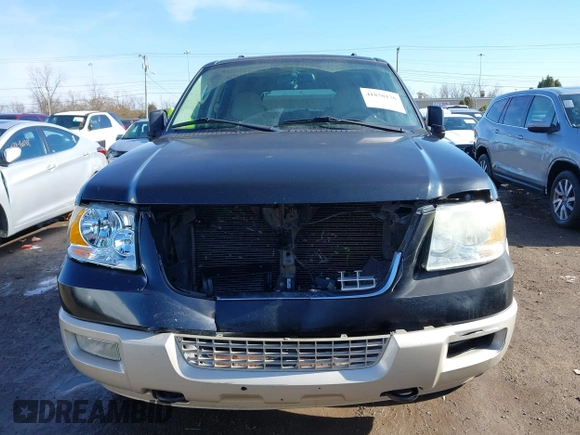 2005 Ford Expedition Eddie Bauer with VIN 1FMFU18575LA43580, listed as a IAAI auction lot 41838176 with 222,967 mi miles. Bid and sale history available at carsss.com. Image 6.