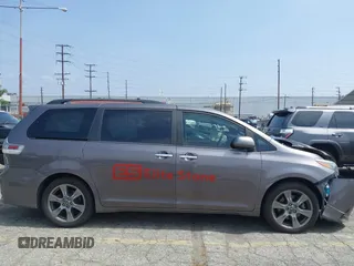 2019 Toyota Sienna SE z VIN 5TDXZ3DC2KS992085, wystawiony jako IAAI lot #42421397 z przebiegiem 93 947 mil mil oraz . Historia ofert i sprzedaży dostępna na DreamBid. Obrazek 14.