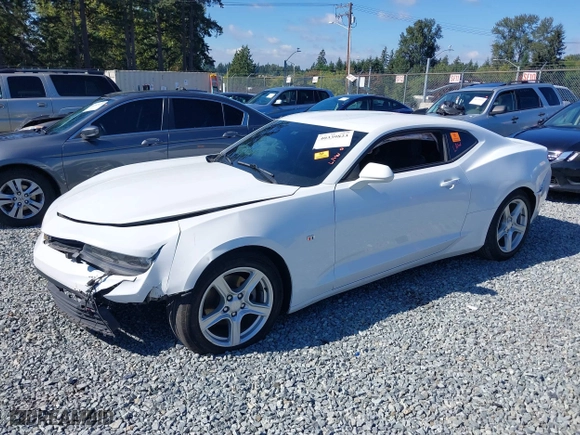 2018 Chevrolet Camaro 1LT with VIN 1G1FB1RX4J0147555, listed as a IAAI auction lot 40339823 with 1 mi miles. Bid and sale history available at carsss.com. Image 17.