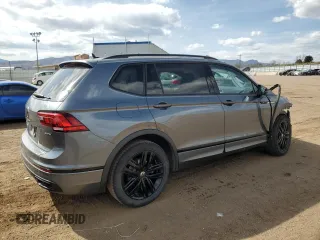 2022 Volkswagen Tiguan SE R-Line Black z VIN 3VV8B7AX7NM103911, wystawiony jako Copart lot #52364135 z przebiegiem 54 375 mil mil oraz Szkoda całkowita • Salvage title. Historia ofert i sprzedaży dostępna na DreamBid. Obrazek 3.