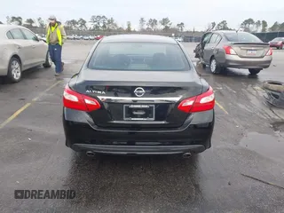 2017 Nissan Altima S z VIN 1N4AL3AP8HC226263, wystawiony jako IAAI lot #41304326 z przebiegiem 150 556 mil mil oraz . Historia ofert i sprzedaży dostępna na DreamBid. Obrazek 16.