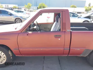 1988 Toyota Pickup с VIN JT4RN50A6J5133493, выставлен на аукционе IAAI как лот 40299081 с пробегом 105 705 миль миль и . История ставок и продаж доступна на DreamBid. Изображение 13.