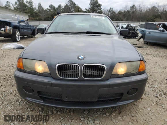2001 BMW 3 Series 330i with VIN WBAAV53401FT01378, listed as a Copart auction lot 47212715 with 185,463 mi miles and Salvage Title. Bid and sale history available at carsss.com. Image 5.