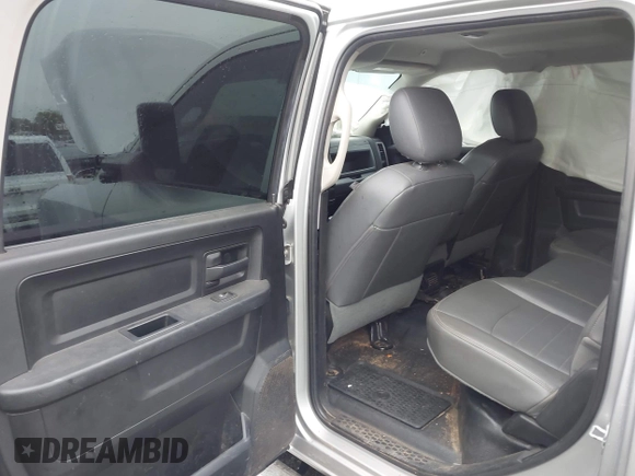 2017 Ram 2500 Tradesman z VIN 3C6UR5CL3HG529578, wystawiony jako IAAI lot #41992645 z przebiegiem 144 117 mil mil oraz . Historia ofert i sprzedaży dostępna na DreamBid. Obrazek 8.