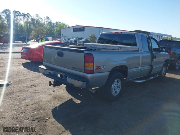 2002 Chevrolet Silverado 1500 LS with VIN 1GCEK19T12E297692, listed as a IAAI auction lot 41844862 with 236,937 mi miles. Bid and sale history available at carsss.com. Image 4.