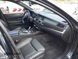 2012 BMW 5 Series 550i xDrive z VIN WBAFU9C55CC787098, wystawiony jako IAAI lot #42031582 z przebiegiem 87 095 mil mil oraz . Historia ofert i sprzedaży dostępna na DreamBid. Obrazek 5.