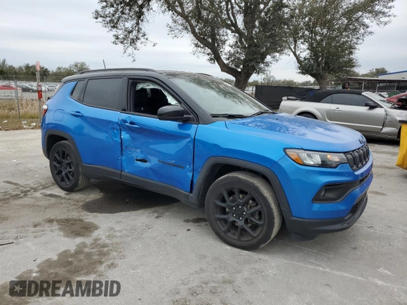 2022 Jeep Compass Altitude with VIN 3C4NJCBB8NT198162, listed as a Copart auction lot 88754355 with 50,397 mi miles and Salvage title. Bid and sale history available at DreamBid. Image 4.