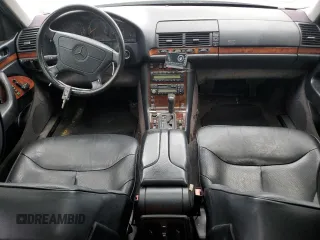 1999 Mercedes-Benz S 320/430/500 z VIN WDBGA43G0XA413440, wystawiony jako Copart lot #58254595 z przebiegiem Nie podano mil oraz Tytuł czysty. Historia ofert i sprzedaży dostępna na DreamBid. Obrazek 8.