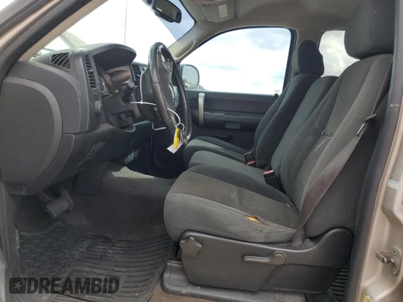 2008 Chevrolet Silverado 3500HD SRW Work Truck with VIN 1GCHC33K38F117895, listed as a Copart auction lot 76732994 with 296,057 mi miles and Clean Title. Bid and sale history available at carsss.com. Image 7.