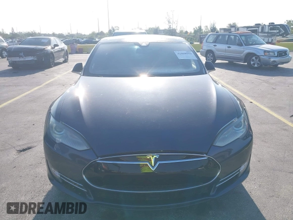 2015 Tesla Model S 85D with VIN 5YJSA1H46FF082264, listed as a IAAI auction lot 42068959 with 98,693 mi miles. Bid and sale history available at carsss.com. Image 12.