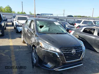 2023 Nissan Kicks S z VIN 3N1CP5BV5PL553922, wystawiony jako IAAI lot #42018144 z przebiegiem 38 404 mil mil oraz . Historia ofert i sprzedaży dostępna na DreamBid. Obrazek 1.