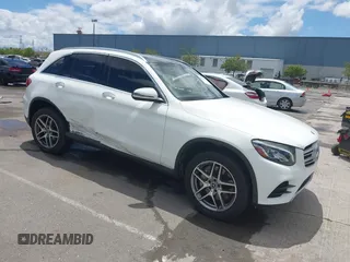 2018 Mercedes-Benz GLC 300 z VIN WDC0G4JB6JV112710, wystawiony jako IAAI lot #42253994 z przebiegiem 82 430 mil mil oraz . Historia ofert i sprzedaży dostępna na DreamBid. Obrazek 1.