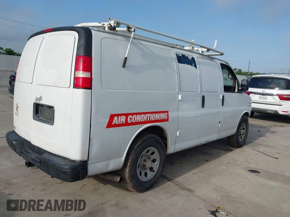 2012 Chevrolet Express Cargo z VIN 1GCSGAFX3C1119397, wystawiony jako IAAI lot #42092709 z przebiegiem 190 851 mil mil oraz . Historia ofert i sprzedaży dostępna na DreamBid. Obrazek 4.