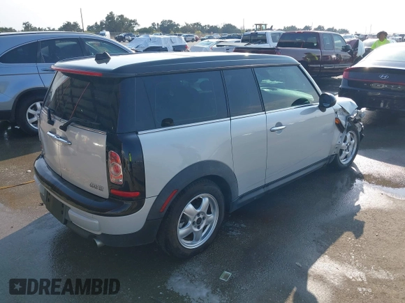 2011 MINI Clubman z VIN WMWZF3C59BT188367, wystawiony jako IAAI lot #40755351 z przebiegiem 122 023 mil mil oraz . Historia ofert i sprzedaży dostępna na DreamBid. Obrazek 4.