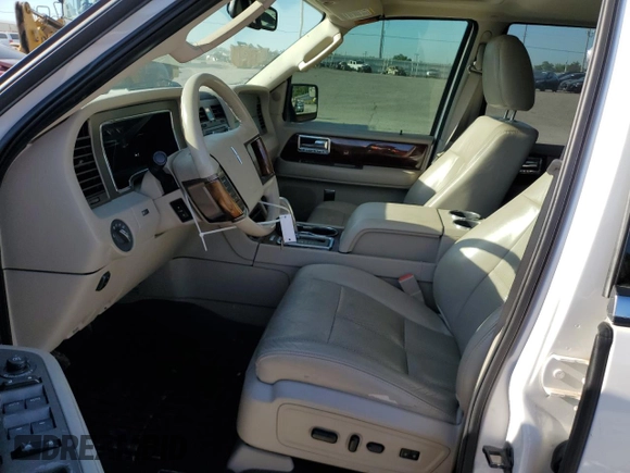 2012 Lincoln Navigator z VIN 5LMJJ2H57CEL08358, wystawiony jako Copart lot #56099615 z przebiegiem 226 170 mil mil oraz Szkoda całkowita • Salvage title. Historia ofert i sprzedaży dostępna na DreamBid. Obrazek 7.