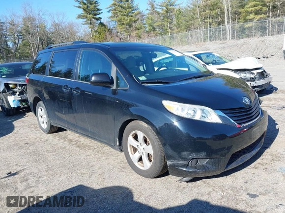 2015 Toyota Sienna LE AAS with VIN 5TDKK3DCXFS594370, listed as a IAAI auction lot 41910126 with 131,638 mi miles. Bid and sale history available at carsss.com. Image 1.