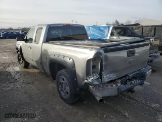 2008 Chevrolet Silverado 1500 LT w/2LT with VIN 2GCEC190681255192, listed as a Copart auction lot 88859865 with 210,023 mi miles and Salvage Title. Bid and sale history available at carsss.com. Image 2.