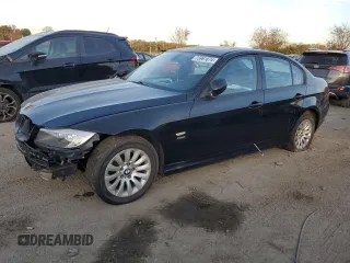 2009 BMW 3 Series 328i xDrive z VIN WBAPK53589A513451, wystawiony jako Copart lot #75961674 z przebiegiem Nie podano mil oraz Nie do naprawy • Non repairable. Historia ofert i sprzedaży dostępna na DreamBid. Obrazek 1.