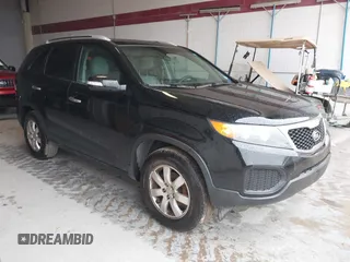 2013 Kia Sorento LX with VIN 5XYKT4A25DG376457, listed as a IAAI auction lot 41799773 with 182,549 mi miles. Bid and sale history available at carsss.com. Image 1.