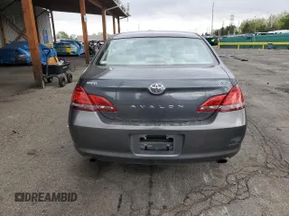 2008 Toyota Avalon XL z VIN 4T1BK36B88U293692, wystawiony jako Copart lot #55446035 z przebiegiem 182 008 mil mil oraz Szkoda całkowita • Salvage title. Historia ofert i sprzedaży dostępna na DreamBid. Obrazek 6.