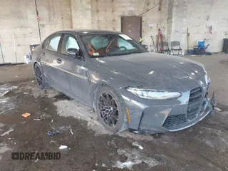 2024 BMW M3 Competition xDrive z VIN WBS43AY00RFS70481, wystawiony jako IAAI lot #41444045 z przebiegiem Nie podano mil oraz . Historia ofert i sprzedaży dostępna na DreamBid. Obrazek 1.