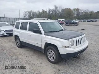 2014 Jeep Patriot Sport with VIN 1C4NJPBAXED504895, listed as a IAAI auction lot 41837883 with 272,331 mi miles. Bid and sale history available at carsss.com. Image 6.
