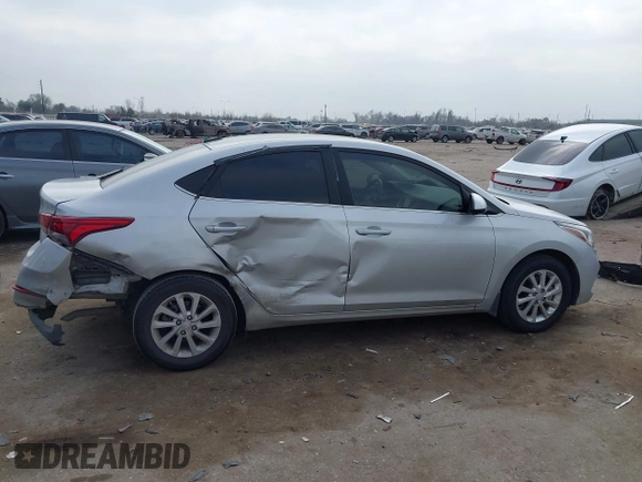 2020 Hyundai Accent SE with VIN 3KPC24A63LE126821, listed as a IAAI auction lot 41555407 with 33,639 mi miles. Bid and sale history available at carsss.com. Image 13.