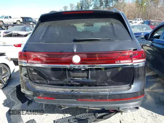 2024 Volkswagen Atlas SE с VIN 1V2JR2CA8RC622379, выставлен на аукционе IAAI как лот 41650590 с пробегом 5 962 миль миль и . История ставок и продаж доступна на DreamBid. Изображение 16.