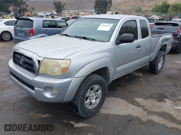 2006 Toyota Tacoma PreRunner z VIN 5TETU62N36Z153154, wystawiony jako IAAI lot #42450775 z przebiegiem 421 651 mil mil oraz . Historia ofert i sprzedaży dostępna na DreamBid. Obrazek 19.