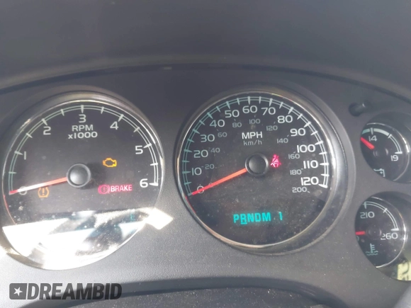 2013 Chevrolet Suburban LS z VIN 1GNWKLEGXDR305591, wystawiony jako IAAI lot #41785334 z przebiegiem 203 613 mil mil oraz . Historia ofert i sprzedaży dostępna na DreamBid. Obrazek 7.