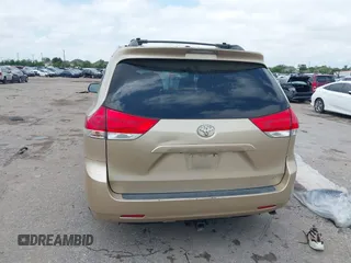 2011 Toyota Sienna LE AAS with VIN 5TDKK3DC4BS037240, listed as a IAAI auction lot 42091924 with 160,748 mi miles. Bid and sale history available at carsss.com. Image 17.