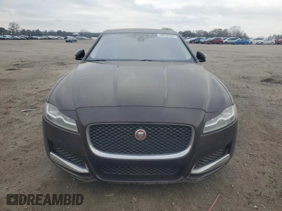 2017 Jaguar XF 35t Premium with VIN SAJBD4BV1HCY27546, listed as a Copart auction lot 86056234 with 102,932 mi miles and Clean Title. Bid and sale history available at carsss.com. Image 5.