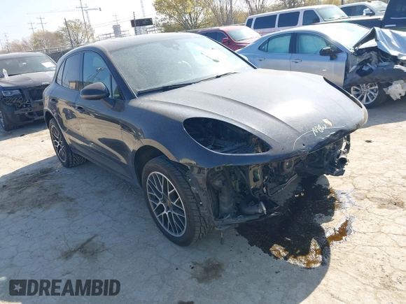 2018 Porsche Macan with VIN WP1AA2A50JLB18359, listed as a IAAI auction lot 41781711 with 68,657 mi miles. Bid and sale history available at carsss.com. Image 1.