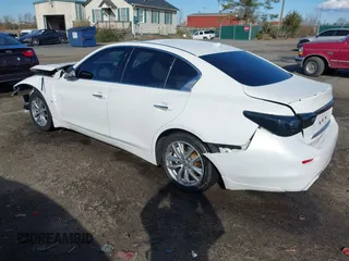 2014 Infiniti Q50 Premium with VIN JN1BV7AR4EM704334, listed as a IAAI auction lot 40922696 with 110,324 mi miles. Bid and sale history available at carsss.com. Image 3.
