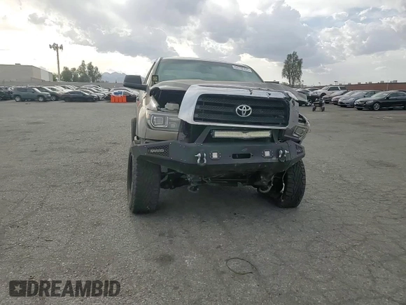 2008 Toyota Tundra z VIN 5TFDV54108X037362, wystawiony jako Copart lot #53732435 z przebiegiem 199 711 mil mil oraz Szkoda całkowita • Salvage title. Historia ofert i sprzedaży dostępna na DreamBid. Obrazek 10.