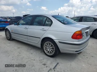 2000 BMW 3 Series 328i with VIN WBAAM5343YFR19582, listed as a Copart auction lot 72575994 with 190,156 mi miles and Salvage Title. Bid and sale history available at carsss.com. Image 2.