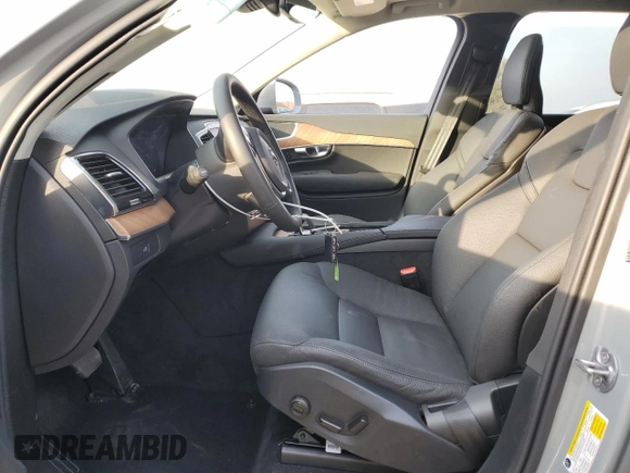 2025 Volvo XC90 Plus with VIN YV4062PE6S1342140, listed as a Copart auction lot 42954285 with 4,584 mi miles and Clean Title. Bid and sale history available at DreamBid. Image 7.