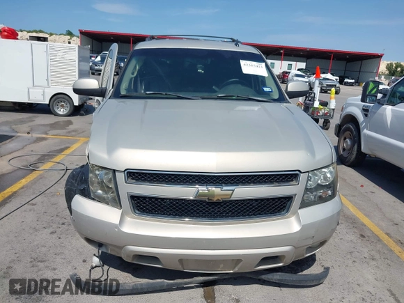 2008 Chevrolet Tahoe 1LT z VIN 1GNFC13008R125999, wystawiony jako IAAI lot #42315423 z przebiegiem 208 200 mil mil oraz . Historia ofert i sprzedaży dostępna na DreamBid. Obrazek 13.