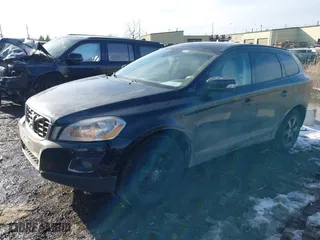 2010 Volvo XC60 3.2L with VIN YV4960DZ2A2051405, listed as a IAAI auction lot 41642010 with 200,589 mi miles. Bid and sale history available at carsss.com. Image 2.