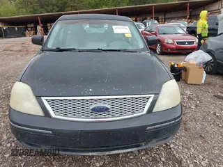 2007 Ford Five Hundred SEL z VIN 1FAHP27157G152811, wystawiony jako IAAI lot #41843996 z przebiegiem Nie podano mil oraz . Historia ofert i sprzedaży dostępna na DreamBid. Obrazek 6.
