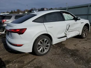 2021 Audi e-tron Sportback S line Premium Plus z VIN WA12AAGEXMB013582, wystawiony jako Copart lot #69440302 z przebiegiem 17 876 mil mil oraz . Historia ofert i sprzedaży dostępna na DreamBid. Obrazek 3.