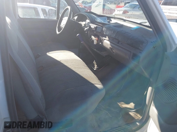 1995 Ford F-150 with VIN 1FTDF15Y4SLC02751, listed as a IAAI auction lot 41689464 with 366,344 mi miles. Bid and sale history available at carsss.com. Image 5.
