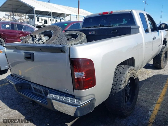 2008 Chevrolet Silverado 1500 Work Truck with VIN 1GCEC19C58Z175643, listed as a IAAI auction lot 41610672 with 1 mi miles. Bid and sale history available at carsss.com. Image 4.