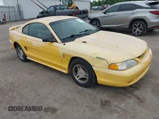 1996 Ford Mustang z VIN 1FALP4043TF207489, wystawiony jako IAAI lot #42410263 z przebiegiem 113 581 mil mil oraz . Historia ofert i sprzedaży dostępna na DreamBid. Obrazek 1.