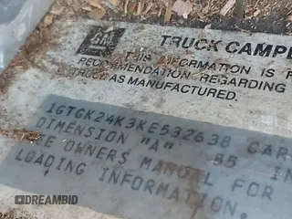 1989 GMC Sierra 2500 z VIN 1GTGK24K3KE532638, wystawiony jako IAAI lot #41830554 z przebiegiem 177 390 mil mil oraz . Historia ofert i sprzedaży dostępna na DreamBid. Obrazek 9.