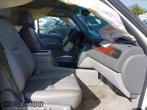 2007 GMC Yukon XL SLT z VIN 1GKFK16327J169229, wystawiony jako IAAI lot #42373867 z przebiegiem 222 881 mil mil oraz . Historia ofert i sprzedaży dostępna na DreamBid. Obrazek 5.