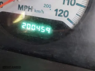 2005 Dodge Caravan SXT with VIN 2D4GP44L95R324232, listed as a IAAI auction lot 42056320 with 200,459 mi miles. Bid and sale history available at carsss.com. Image 7.