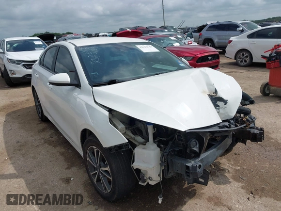 2023 Kia Forte LXS z VIN 3KPF24AD7PE686469, wystawiony jako IAAI lot #42112744 z przebiegiem 103 937 mil mil oraz . Historia ofert i sprzedaży dostępna na DreamBid. Obrazek 1.
